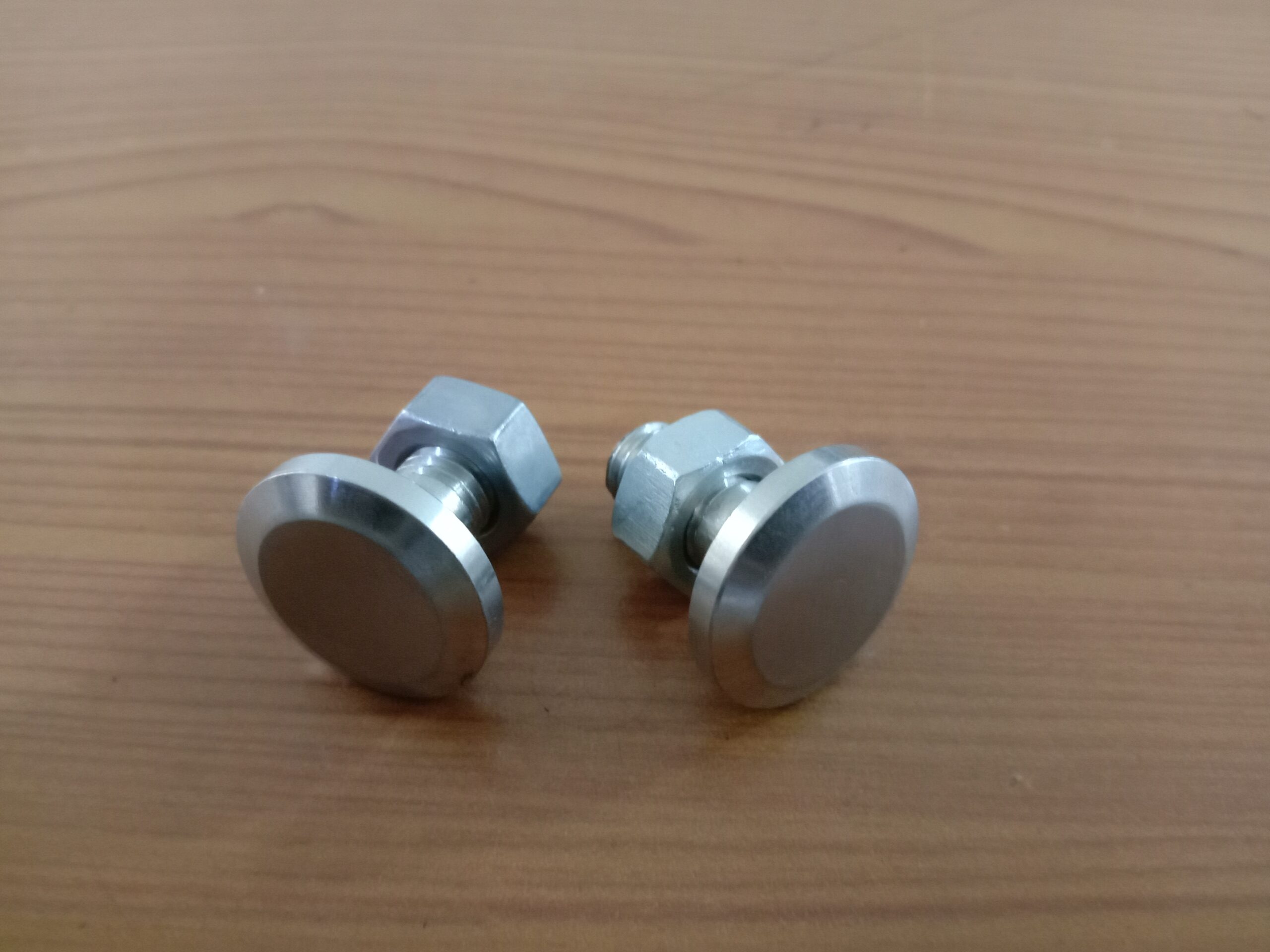 FRONT DRIP TRAY BOLTS-SAE045